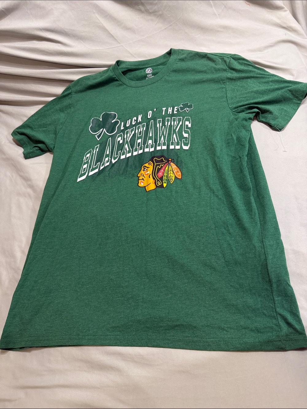 NHL Green 'Blackhawks' Shamrock Graphic Short Sleeve Tee